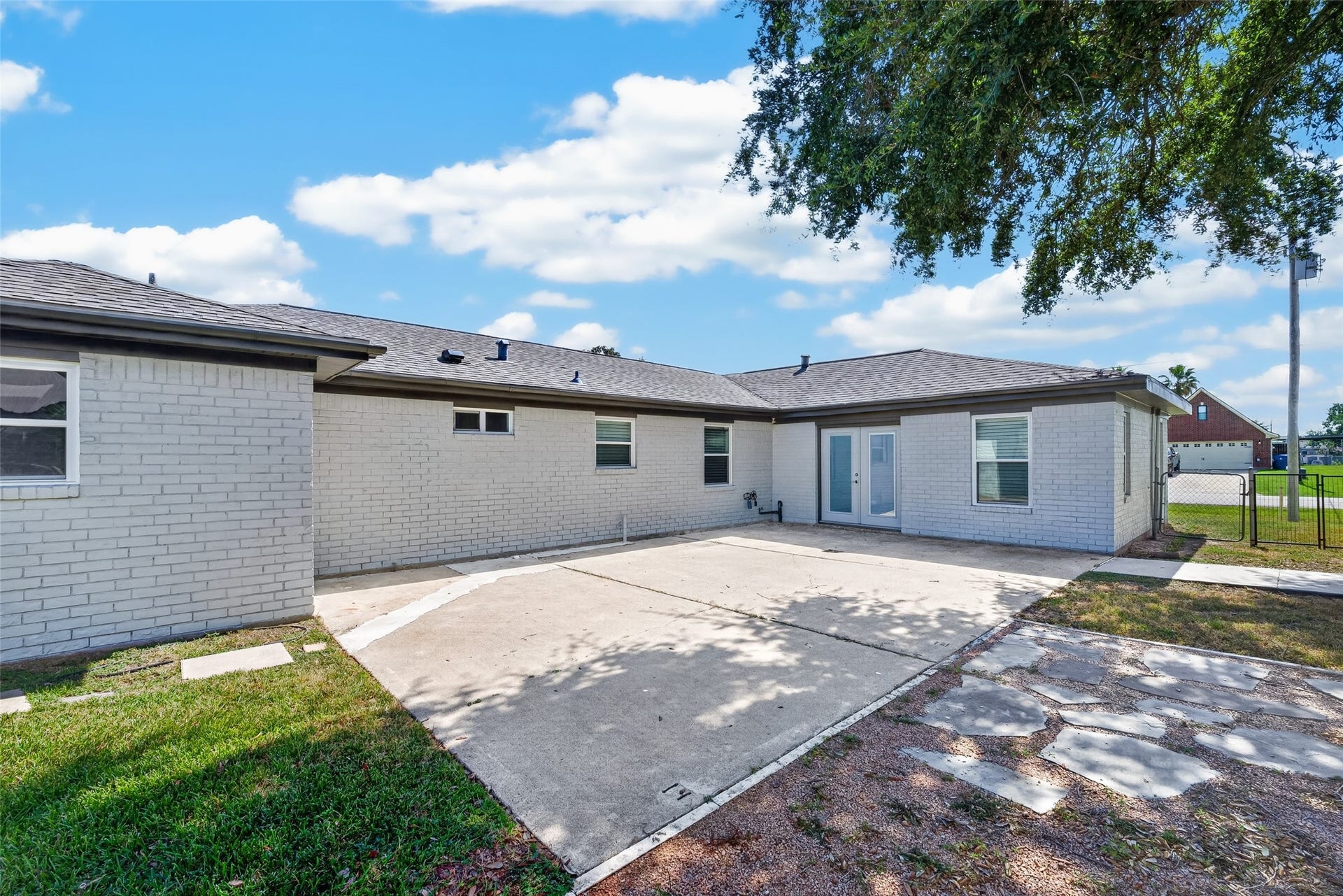 3601 17th Street N, Texas City, TX 77590