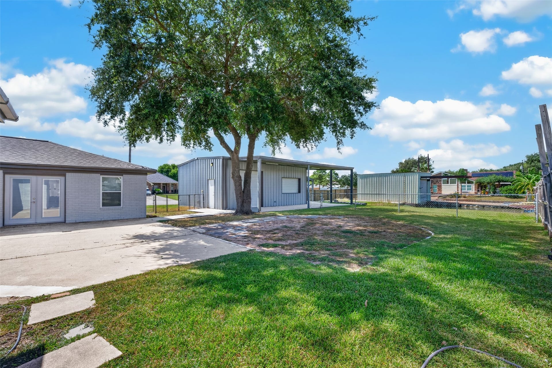 3601 17th Street N, Texas City, TX 77590