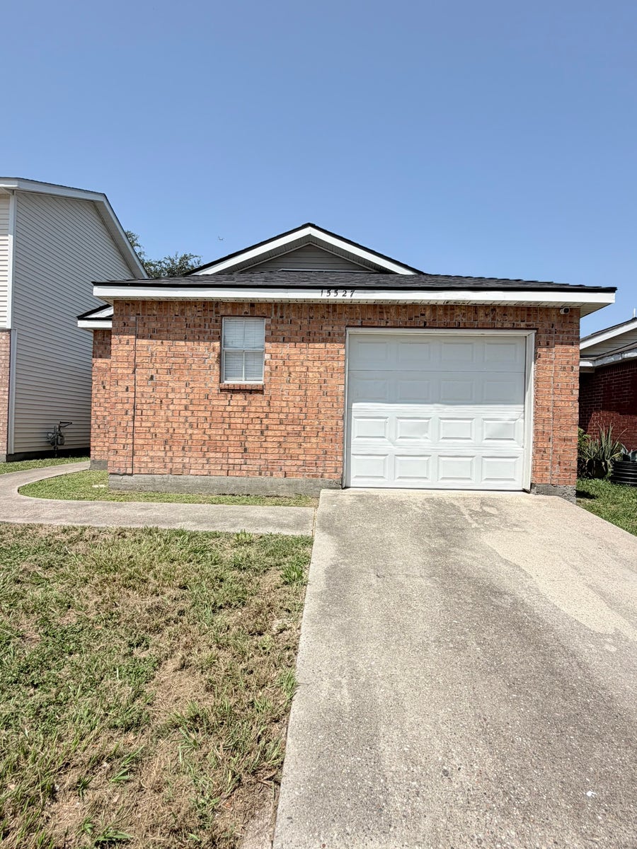 Property photo for 15527 Martineau Street, Houston, TX