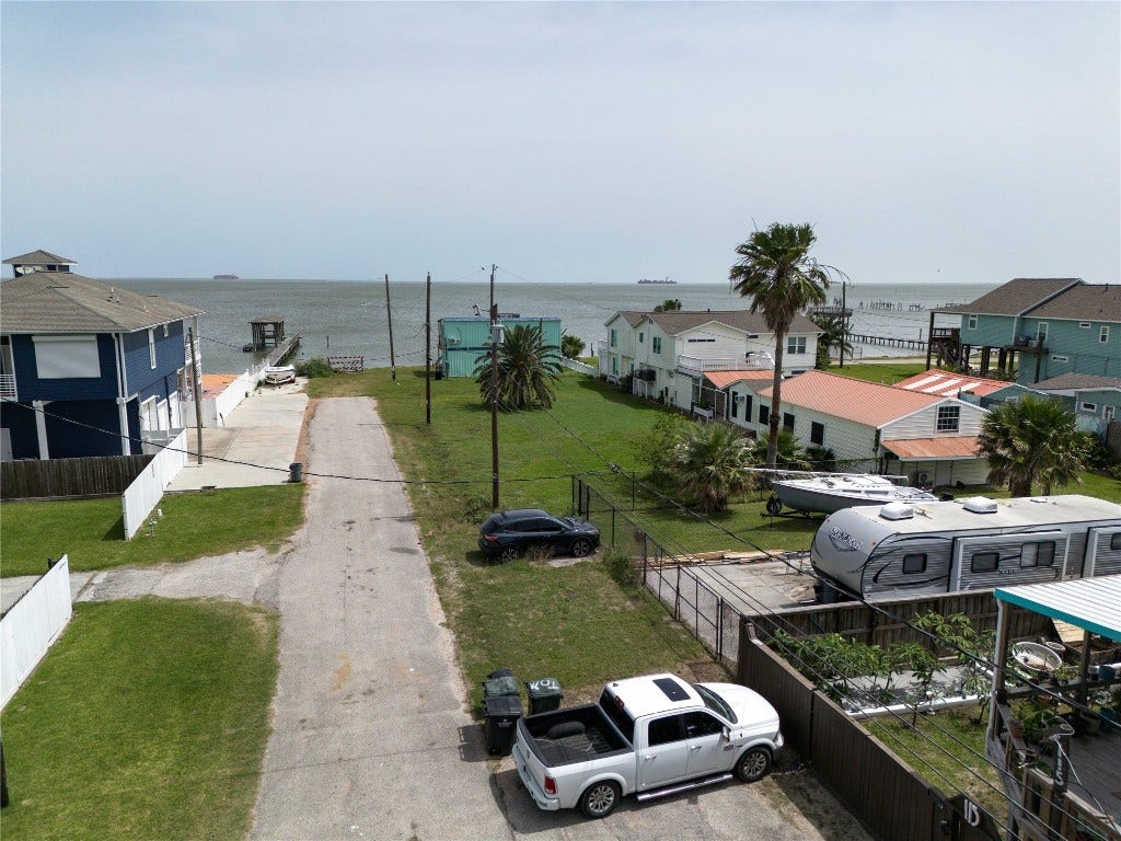 1917 Avenue A, San Leon, TX 77539 1917 Avenue A, San Leon, TX 77539