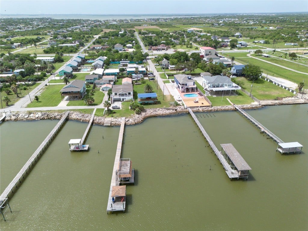 1917 Avenue A, San Leon, TX 77539 1917 Avenue A, San Leon, TX 77539