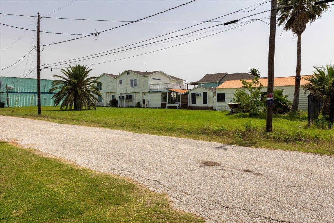 1917 Avenue A, San Leon, TX 77539 1917 Avenue A, San Leon, TX 77539