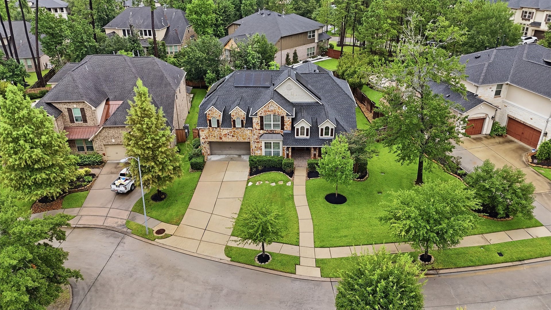 210 Fox Squirrel Court, Pinehurst, TX 77362 Quiet cul-de-sac location.