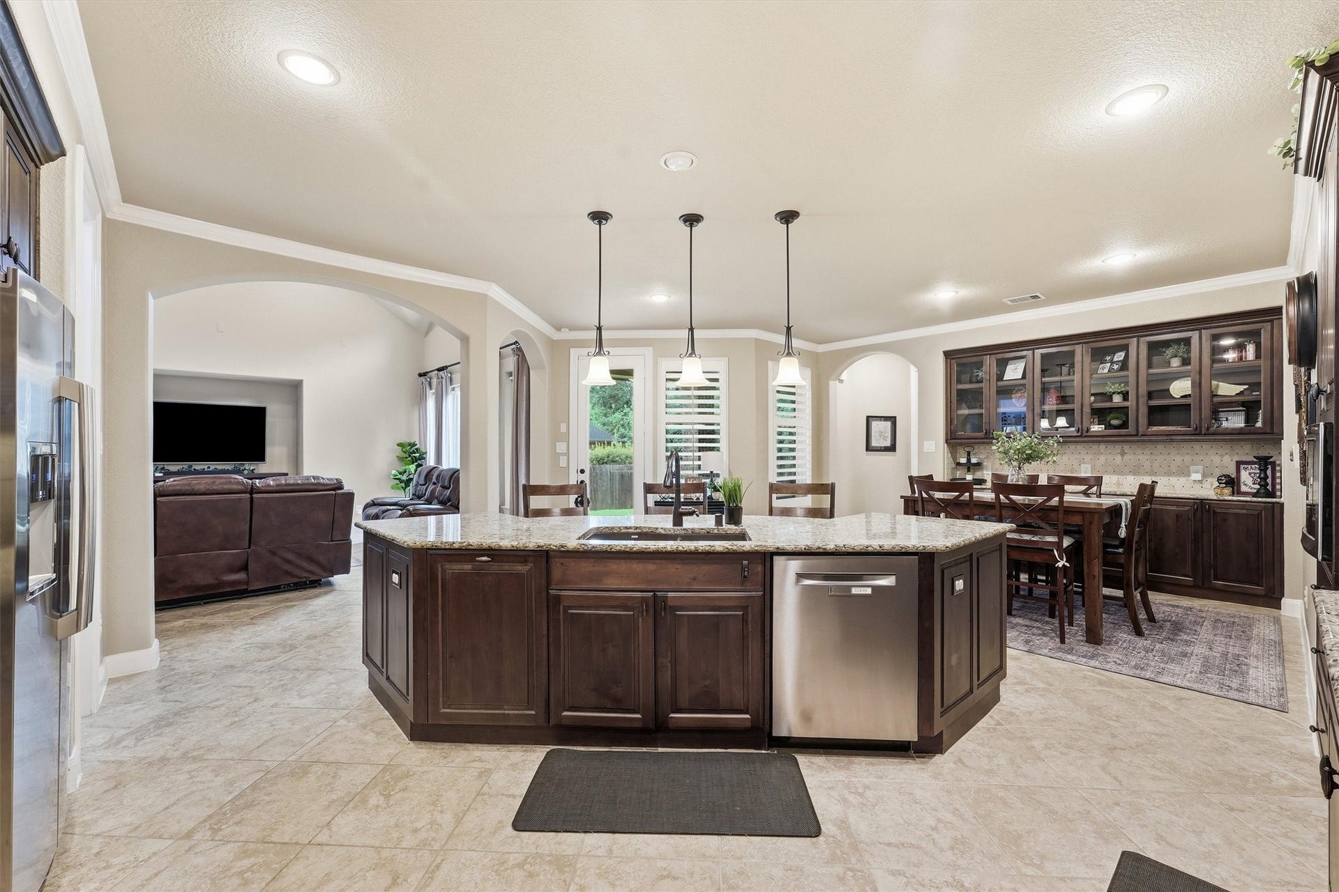 210 Fox Squirrel Court, Pinehurst, TX 77362 Chef's kitchen with oversized island.
