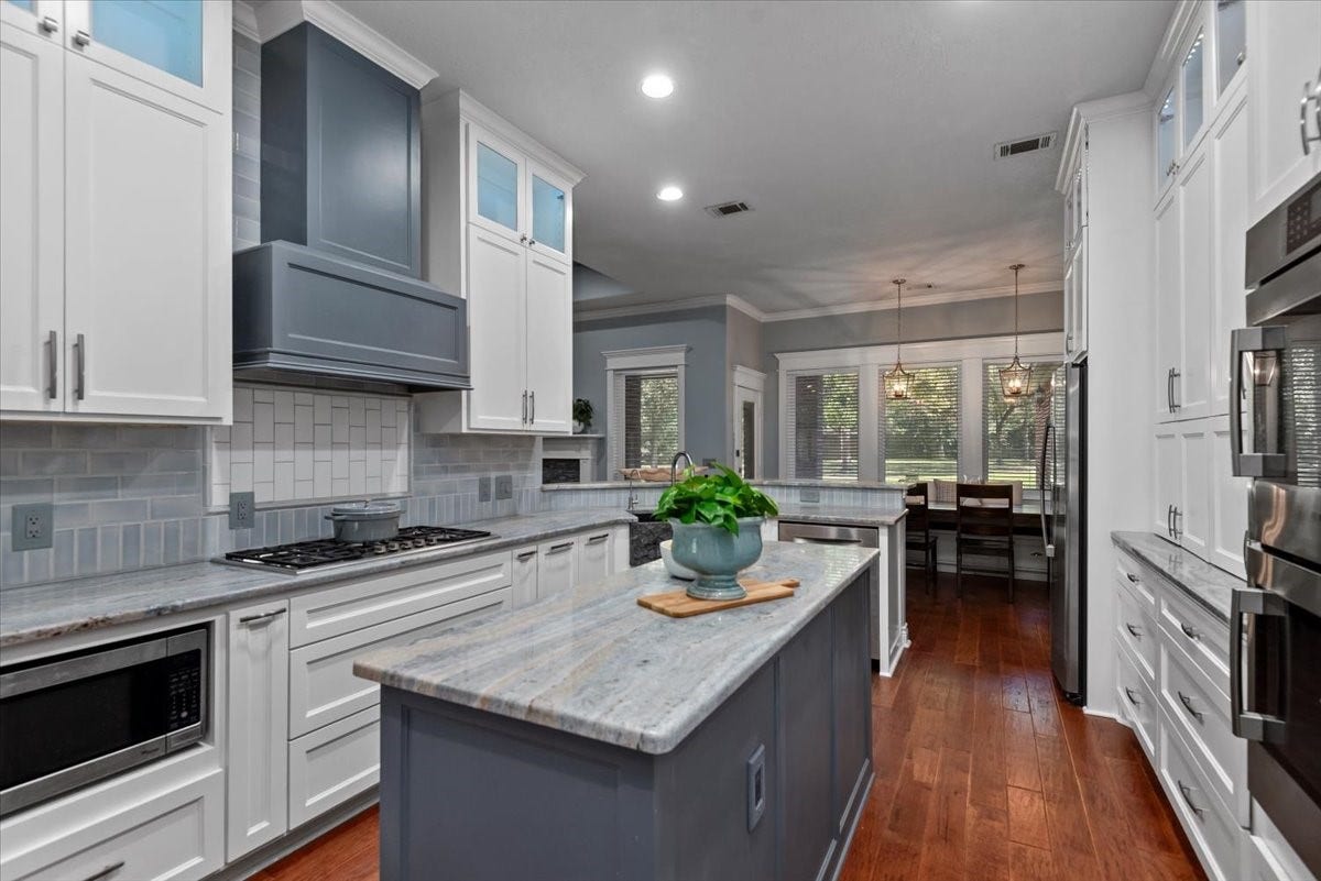 11325 Majestic Drive, Montgomery, TX 77316 11325 Majestic Drive, Montgomery, TX 77316
