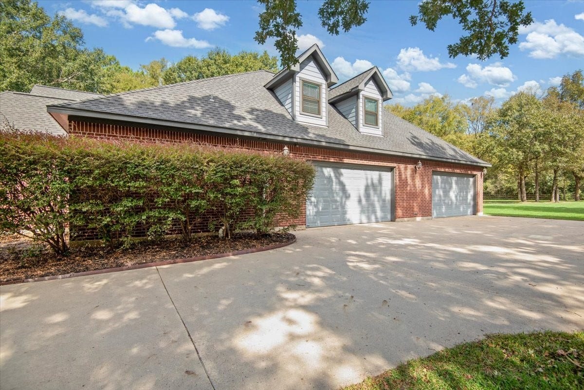 11325 Majestic Drive, Montgomery, TX 77316 11325 Majestic Drive, Montgomery, TX 77316
