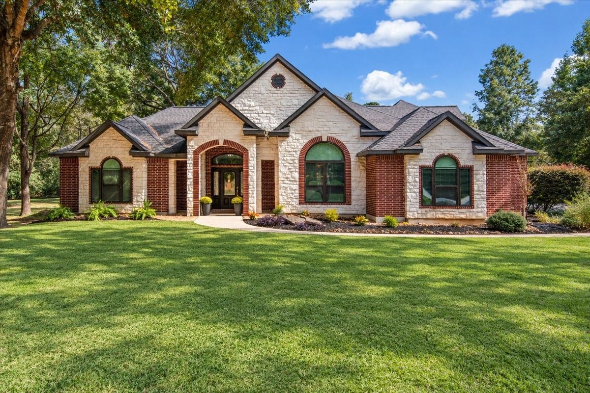 11325 Majestic Drive, Montgomery, TX 77316 11325 Majestic Drive, Montgomery, TX 77316