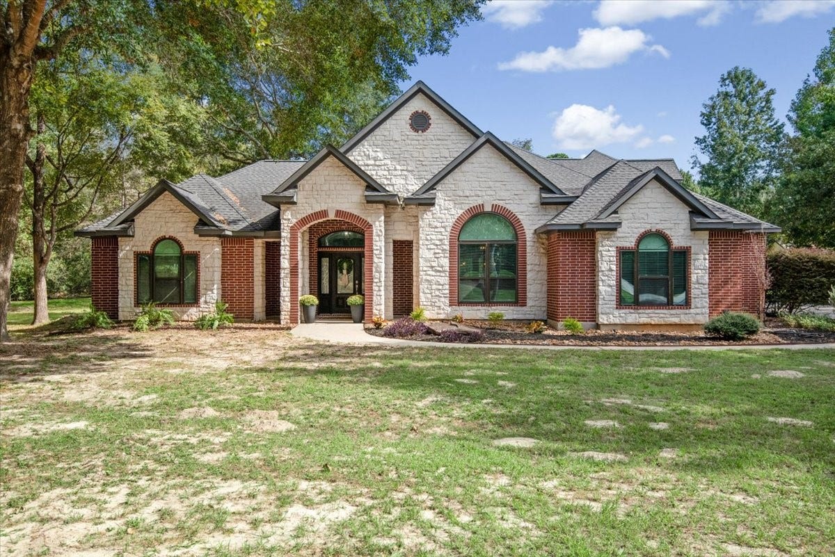 11325 Majestic Drive, Montgomery, TX 77316 11325 Majestic Drive, Montgomery, TX 77316