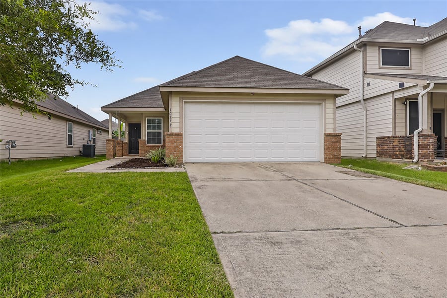 Property photo for 10335 White Fir Villa Avenue, Houston, TX