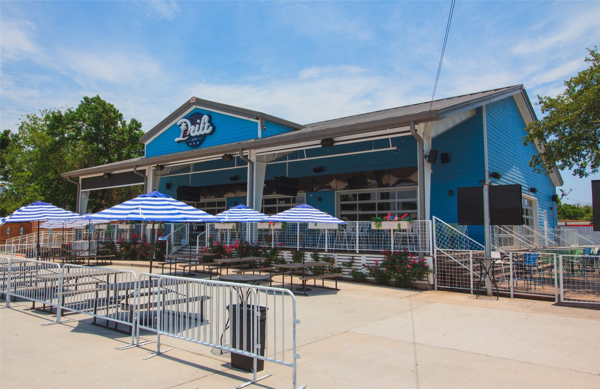 412 Neyland Street, #F, Houston, TX 77022 Close proximities to The Heights' restaurants and bars!