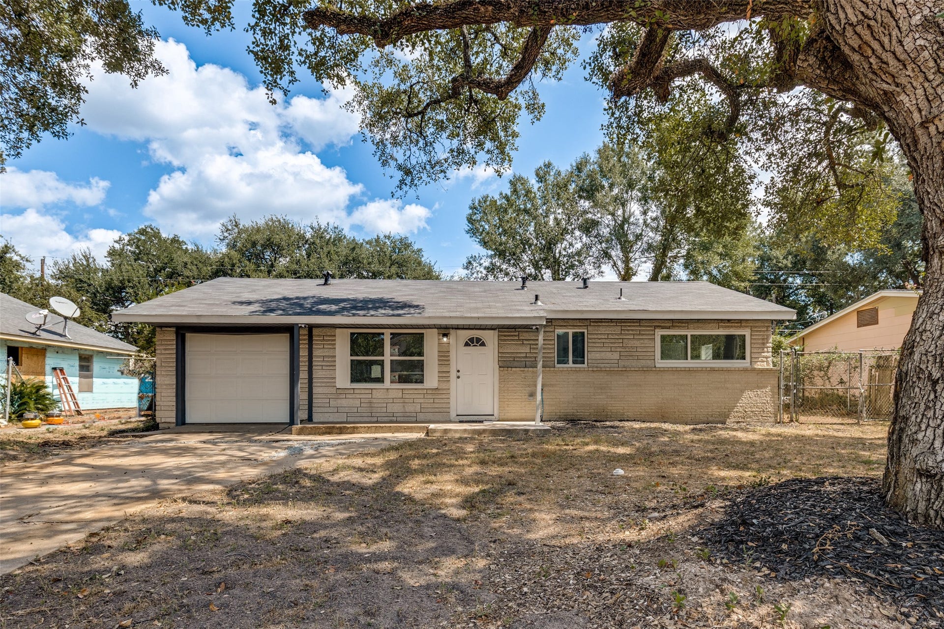 200 Pine Street, Prairie View, TX 77445 200 Pine Street, Prairie View, TX 77445