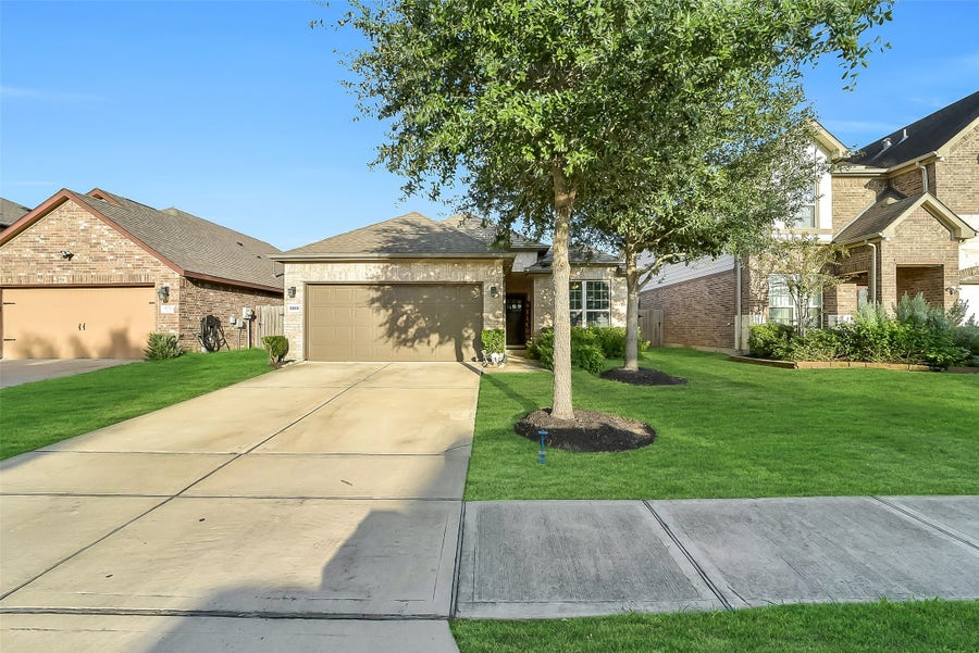 Property photo for 5222 Monarch Belle Lane, Katy, TX