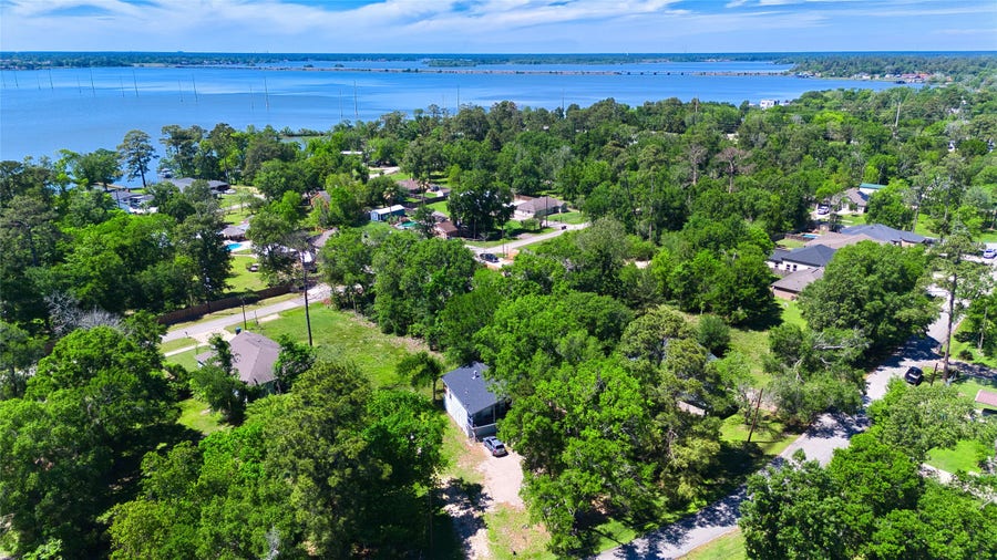 Property photo for 22418 E Shorewood Loop E, Houston, TX