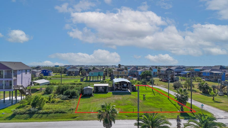 Property photo for 913 O Neil Road, Crystal Beach, TX