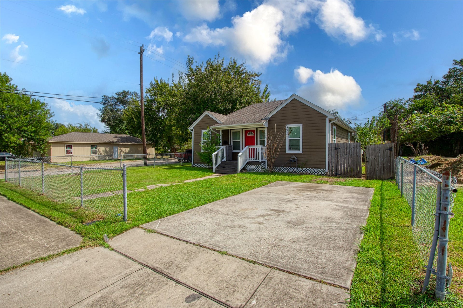 601 S Main Street, Pasadena, TX 77506 601 S Main Street, Pasadena, TX 77506