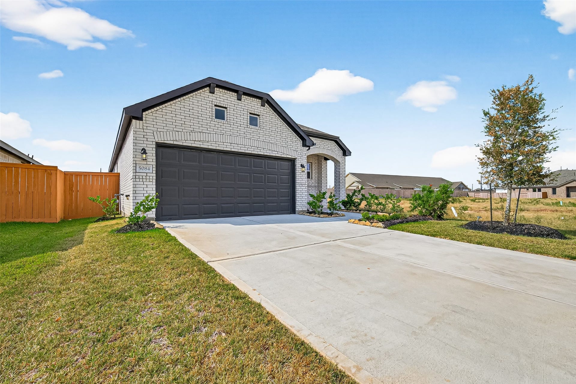 9975 Enclave Grove Street, Willis, TX 77318 9975 Enclave Grove Street, Willis, TX 77318