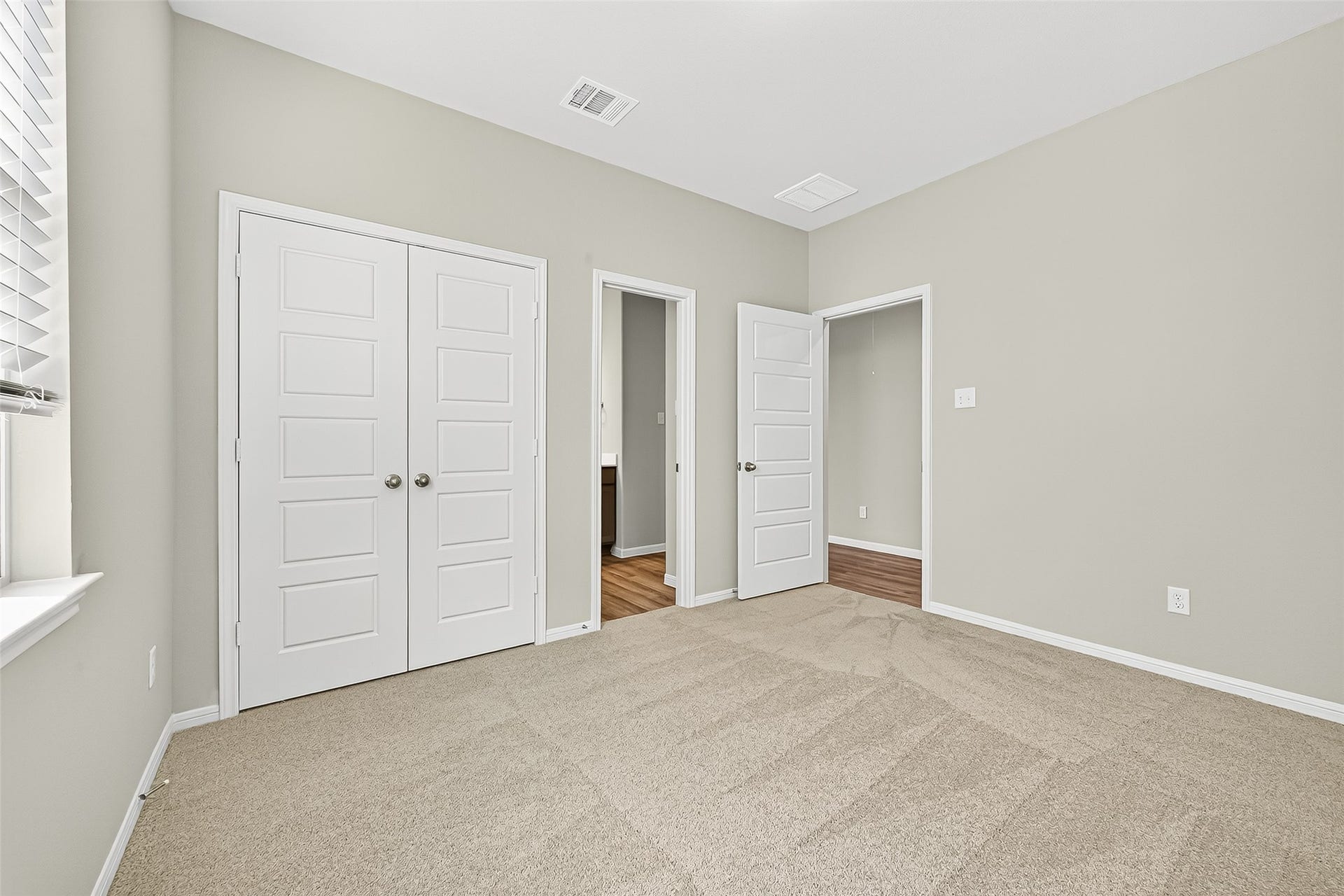 9975 Enclave Grove Street, Willis, TX 77318 9975 Enclave Grove Street, Willis, TX 77318