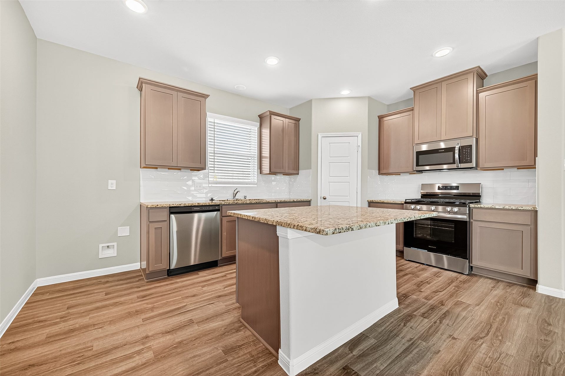 9975 Enclave Grove Street, Willis, TX 77318 9975 Enclave Grove Street, Willis, TX 77318
