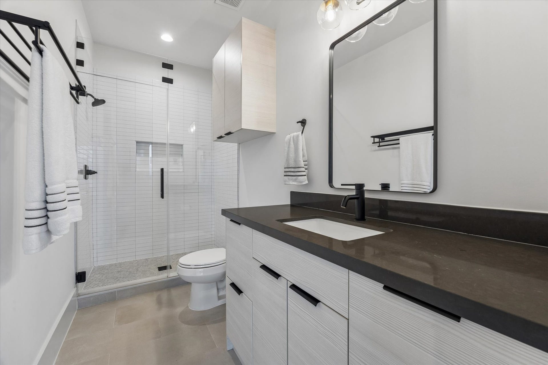 2435 Sheridan Street, Houston, TX 77030 4th floor full bathroom.