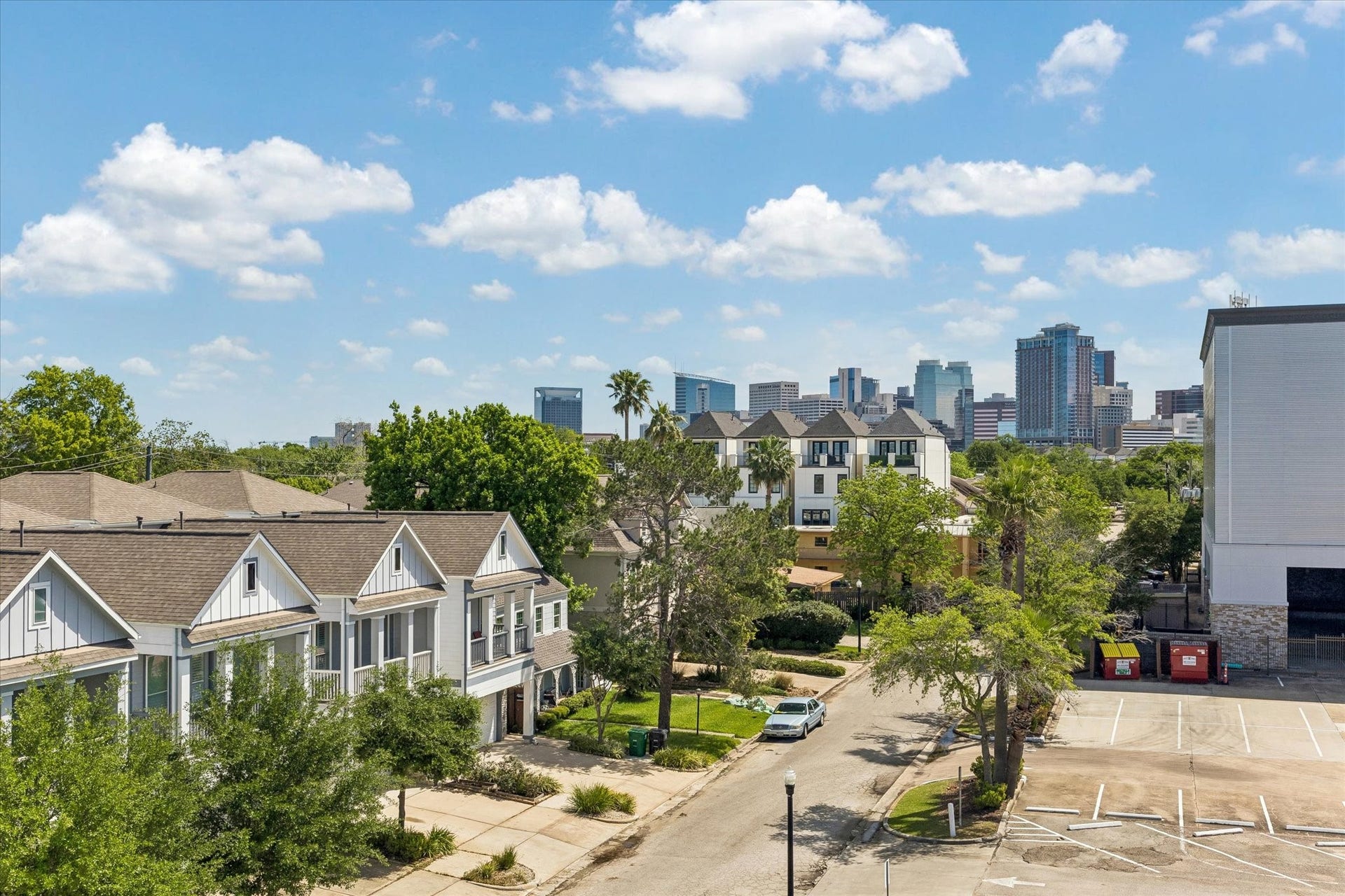 2435 Sheridan Street, Houston, TX 77030 Day time neighborhood view from 4th floor patio.