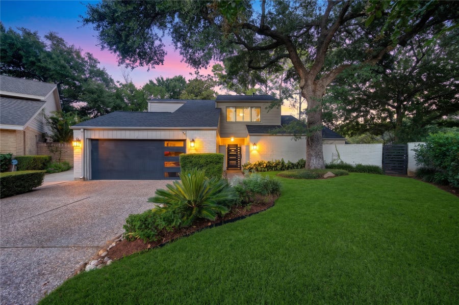 Property photo for 407 Barkers Landing Court, Houston, TX