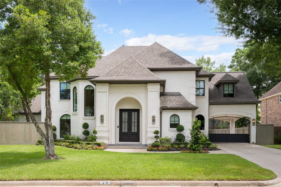 Property photo for 25 Woodsborough Circle, Spring Valley Village, TX