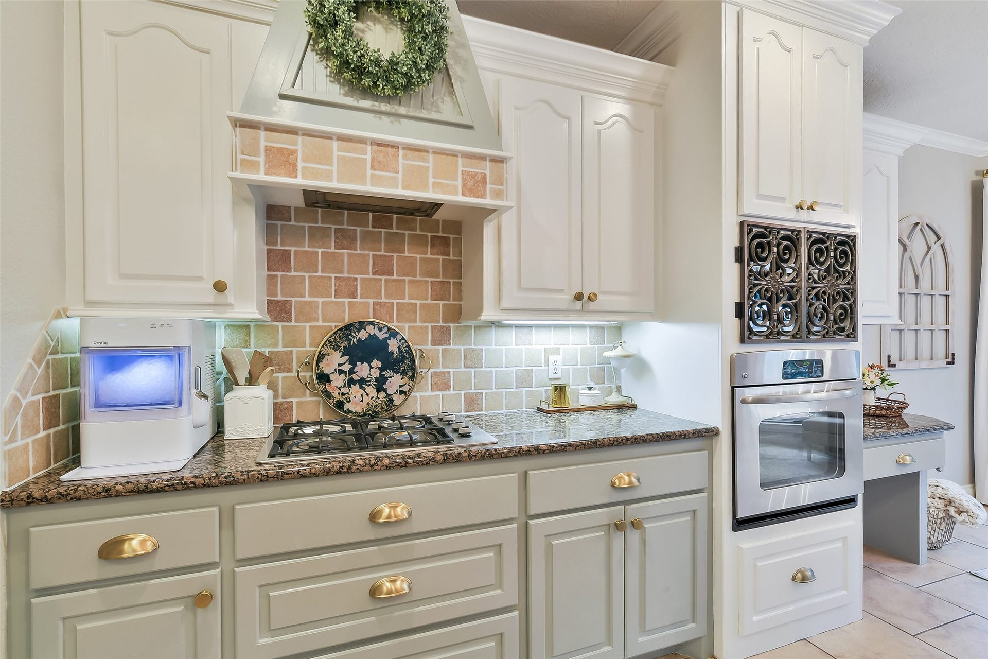 11373 Majestic Drive, Montgomery, TX 77316