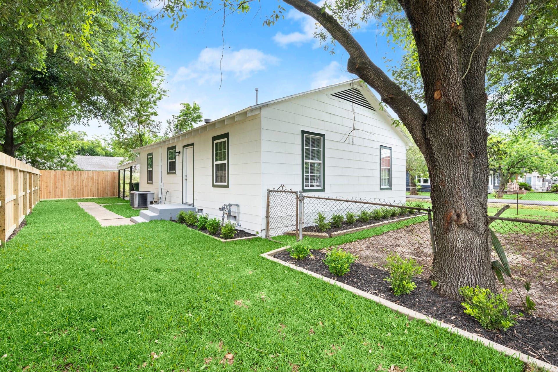 201 N Lenox, Houston, TX 77011 201 N Lenox, Houston, TX 77011