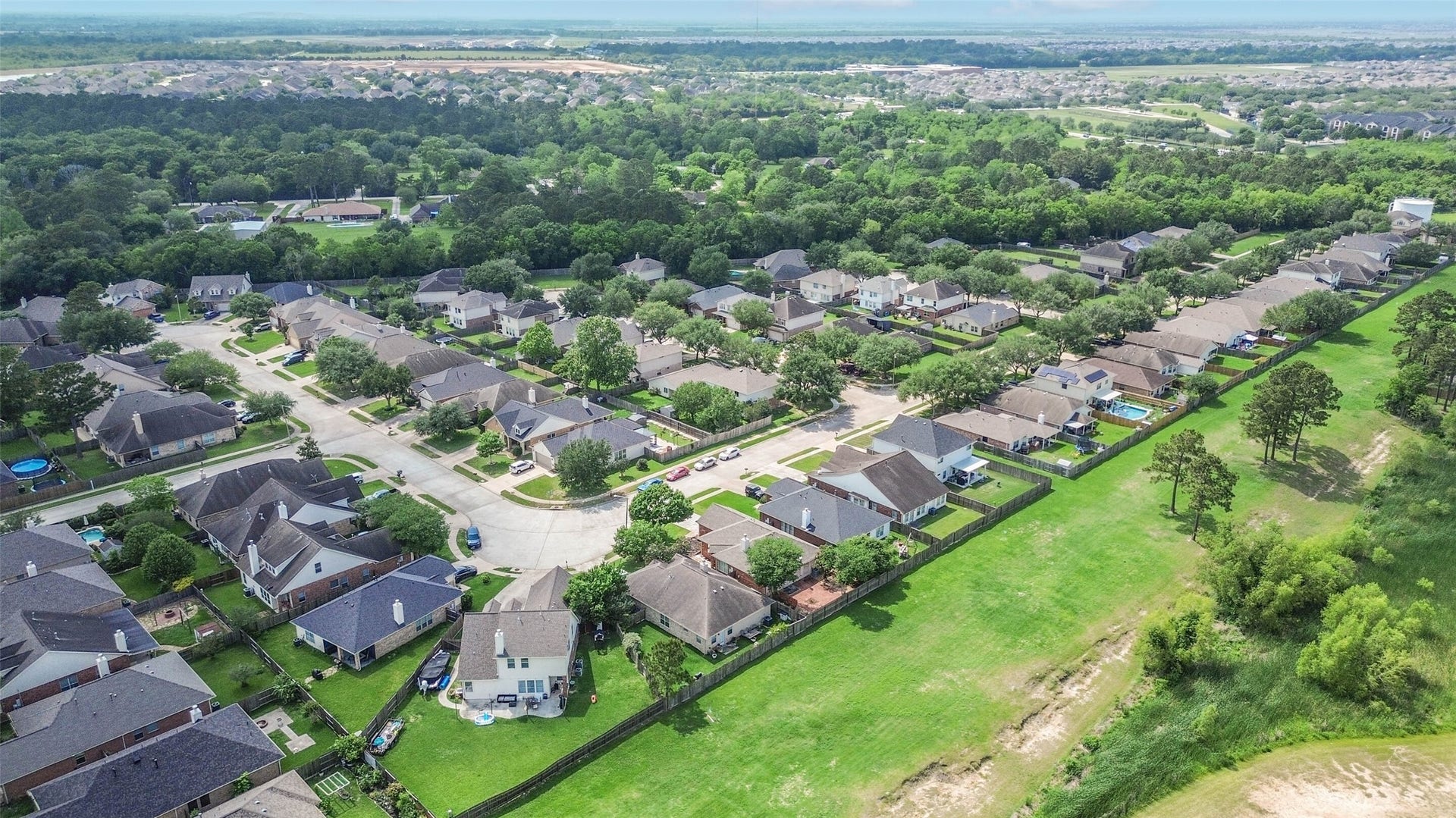 4055 Bentwood Drive, Dickinson, TX 77539 4055 Bentwood Drive, Dickinson, TX 77539