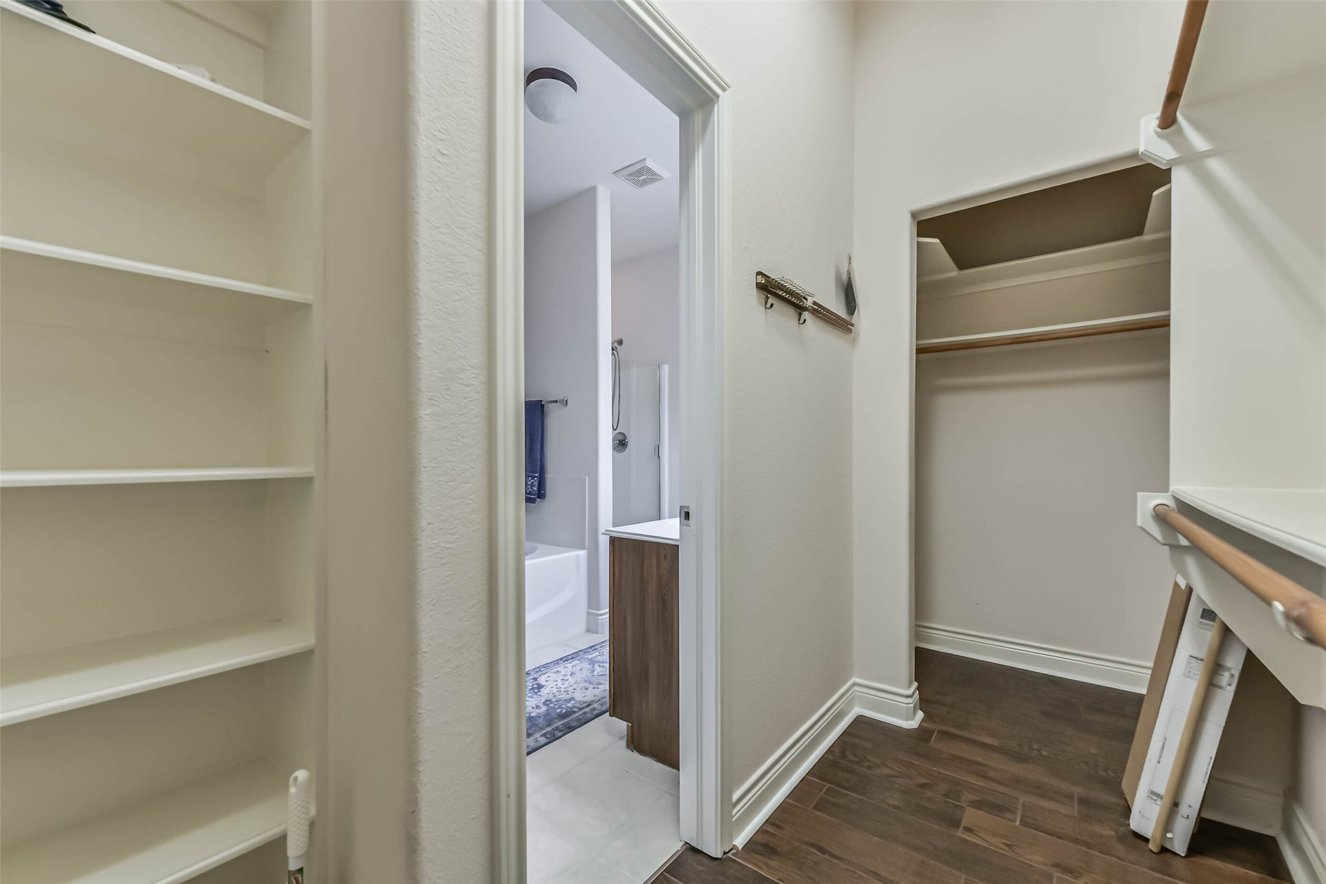 4055 Bentwood Drive, Dickinson, TX 77539 4055 Bentwood Drive, Dickinson, TX 77539