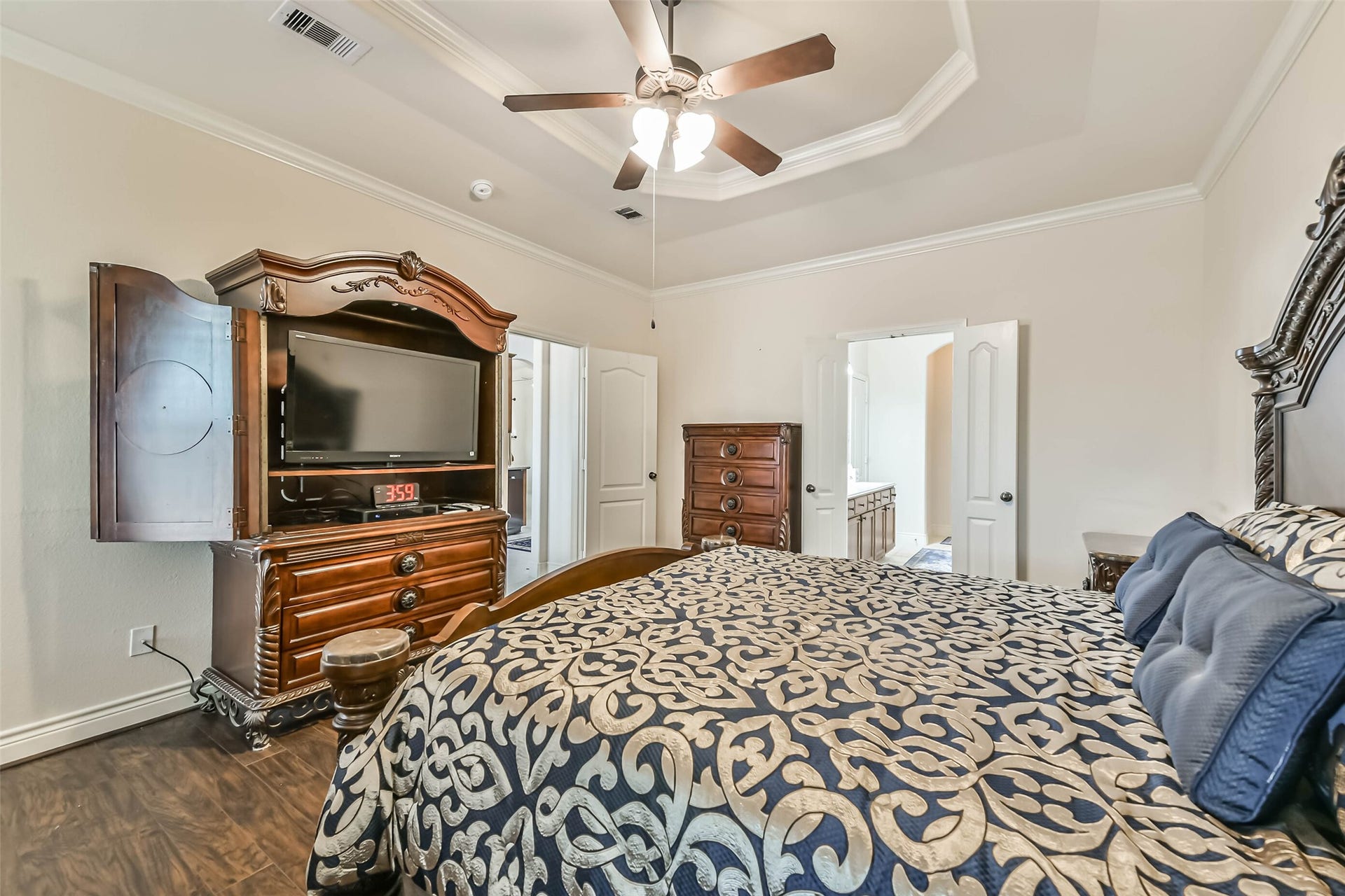 4055 Bentwood Drive, Dickinson, TX 77539 Furniture for sale