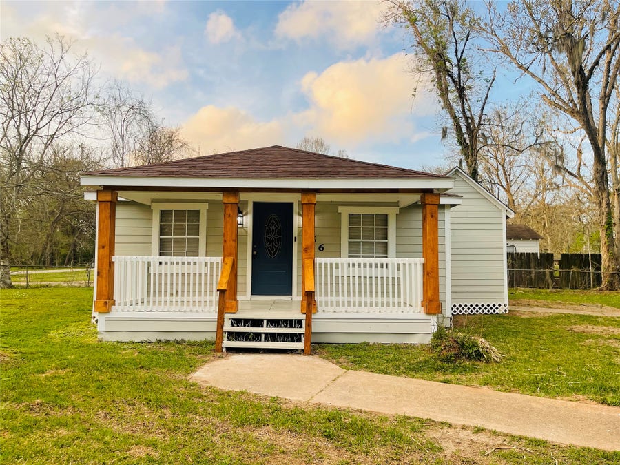 Property photo for 166 Sycamore Street, Richwood, TX