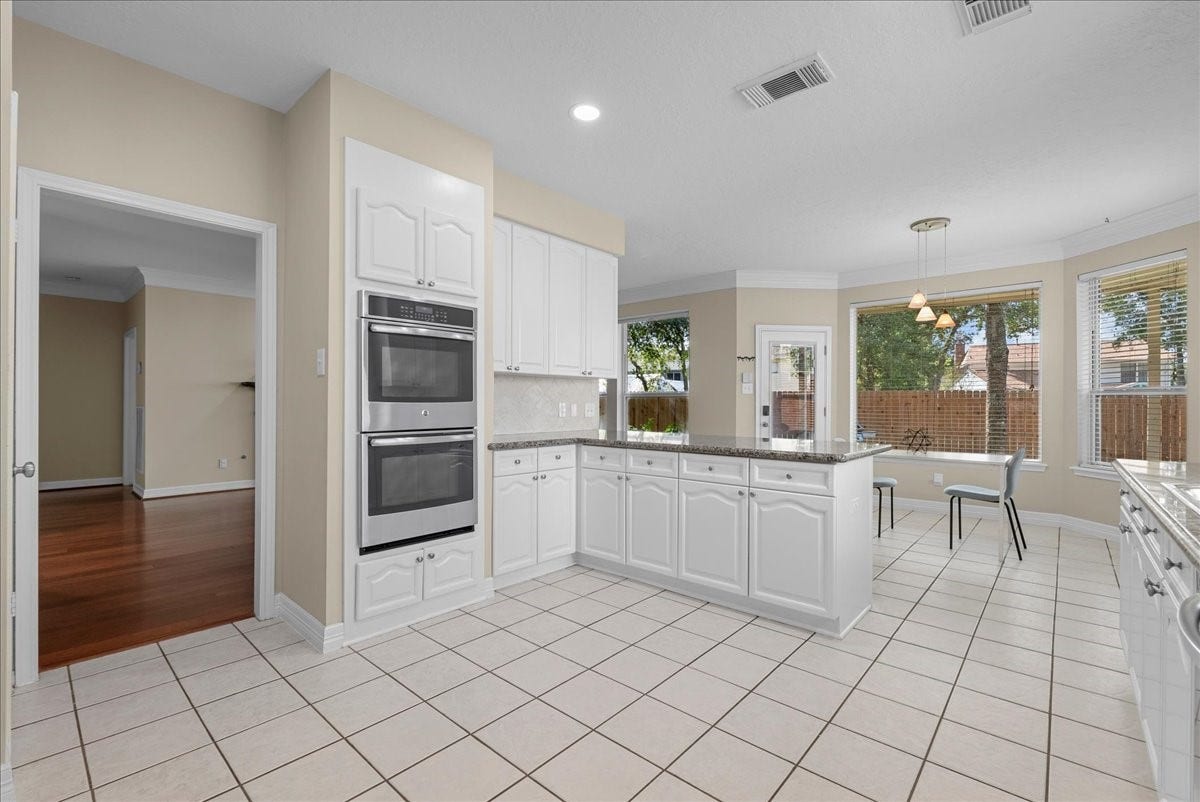 2633 De Four Trace, Seabrook, TX 77586 2633 De Four Trace, Seabrook, TX 77586