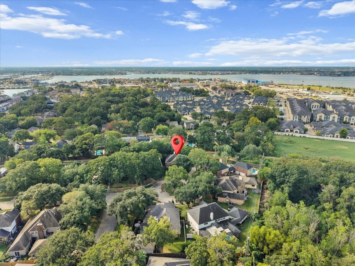 2633 De Four Trace, Seabrook, TX 77586 2633 De Four Trace, Seabrook, TX 77586