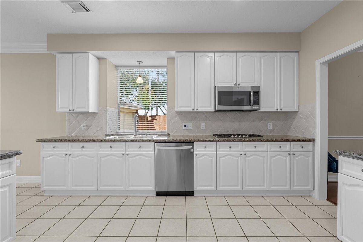 2633 De Four Trace, Seabrook, TX 77586 2633 De Four Trace, Seabrook, TX 77586