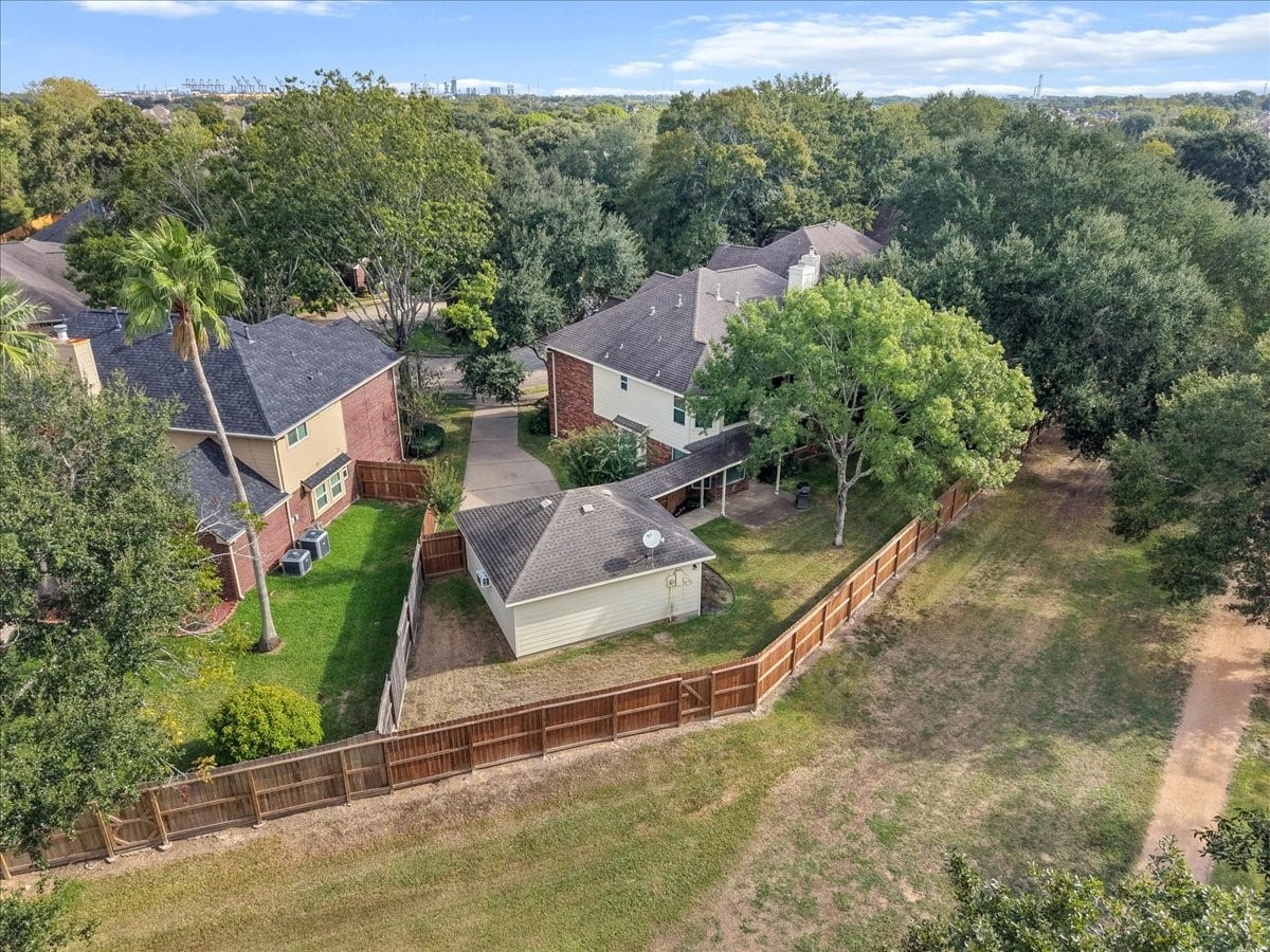 2633 De Four Trace, Seabrook, TX 77586 2633 De Four Trace, Seabrook, TX 77586
