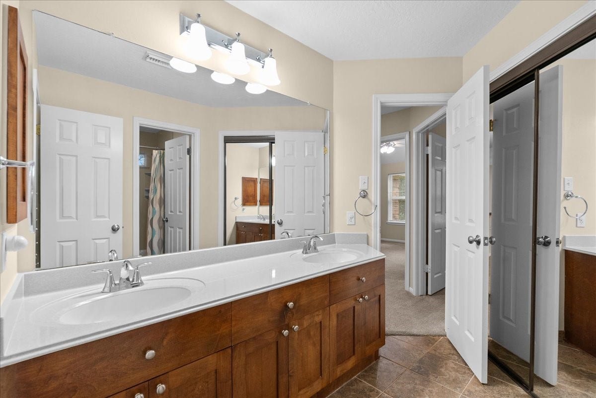 2633 De Four Trace, Seabrook, TX 77586 2633 De Four Trace, Seabrook, TX 77586