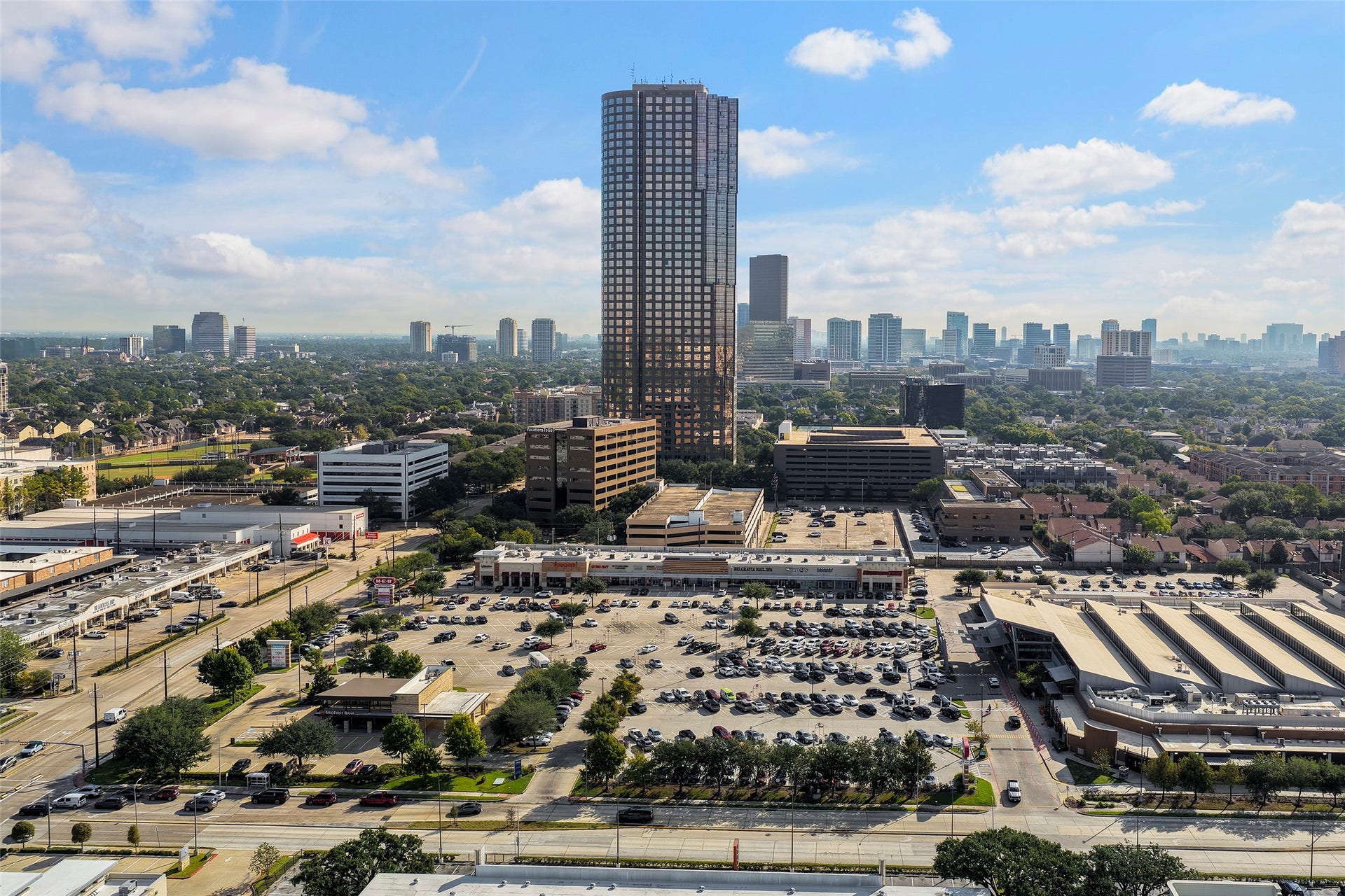 1800 Nantucket Drive, Houston, TX 77057