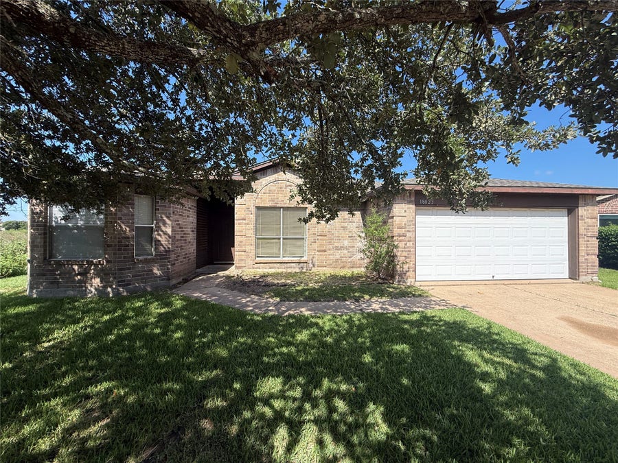 Property photo for 18023 Lago Forest Drive, Humble, TX