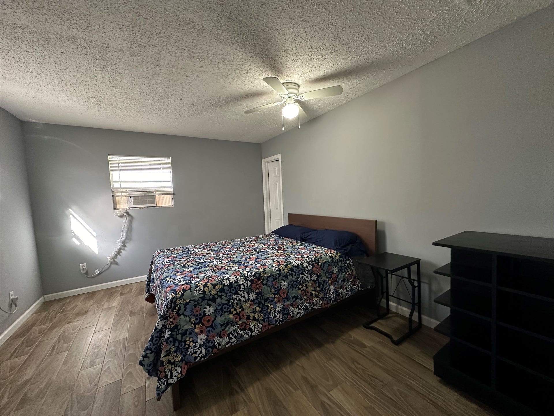 120 Shanklin Road, Angleton, TX 77515 130 Shanklin Road Room A