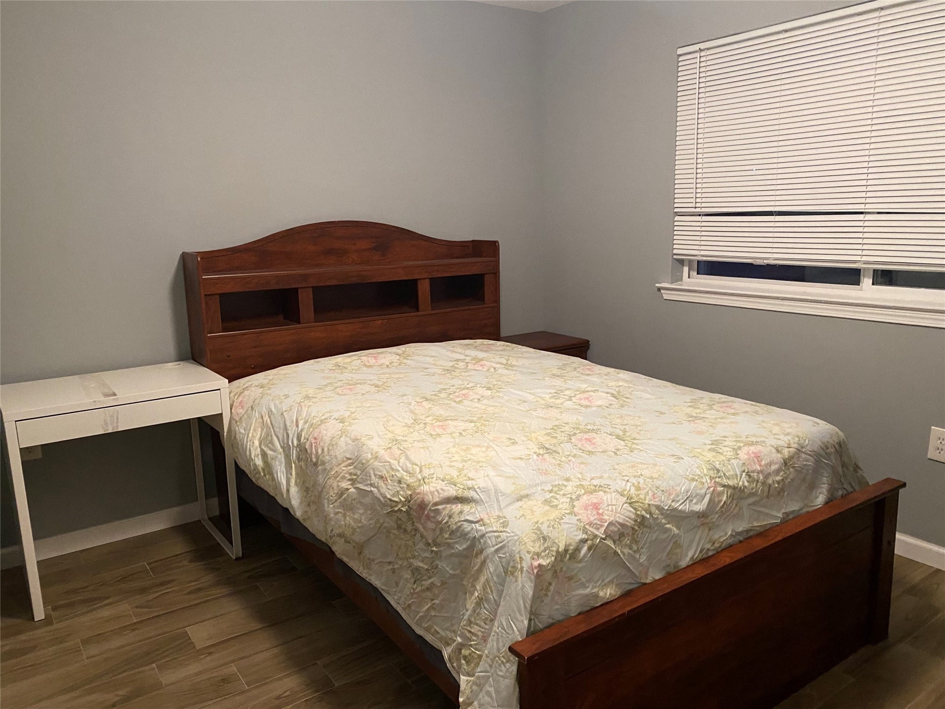 120 Shanklin Road, Angleton, TX 77515 120 Shanklin Road Room A-3