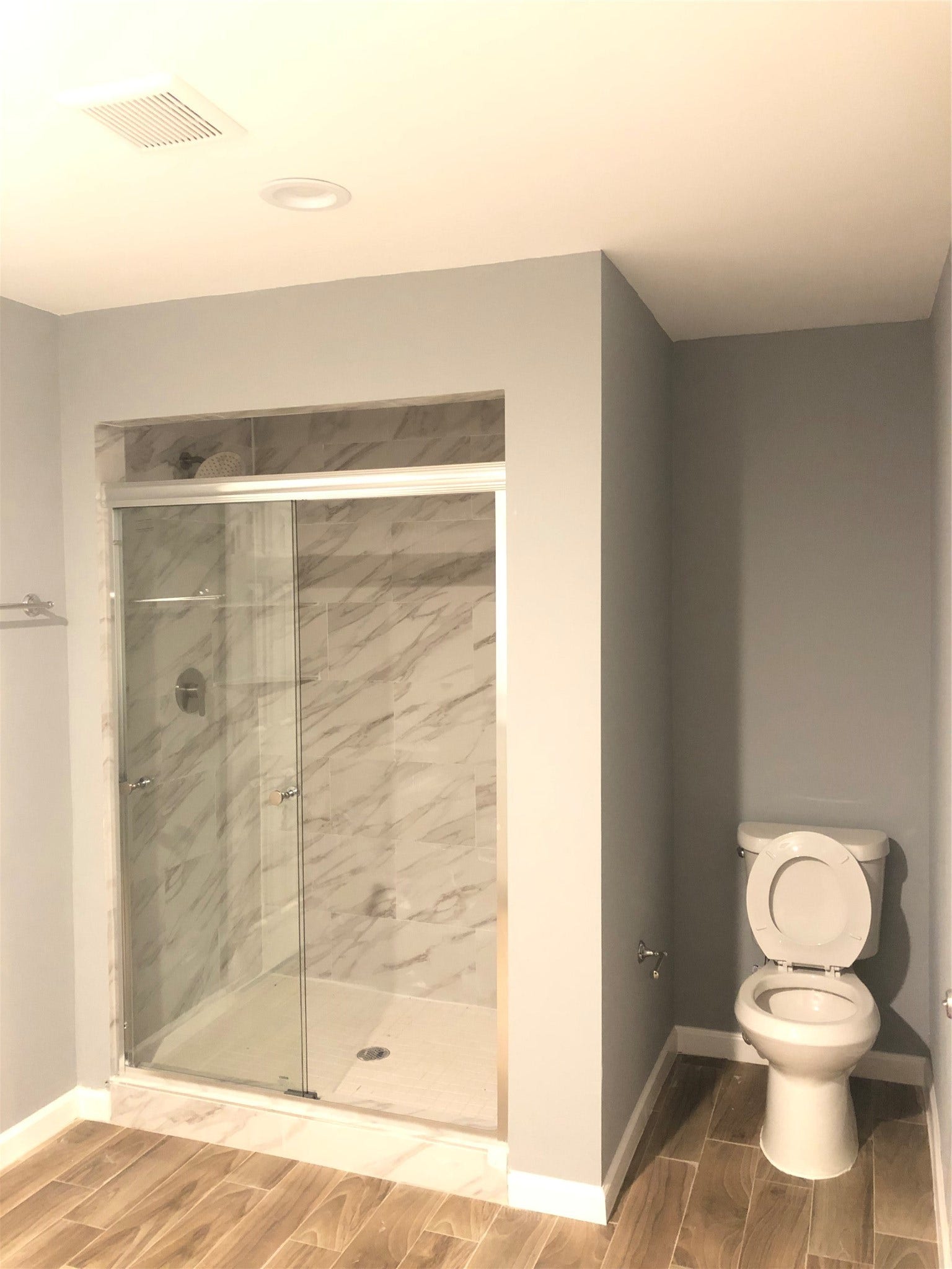 120 Shanklin Road, Angleton, TX 77515 120 Shanklin Road Part B Shower