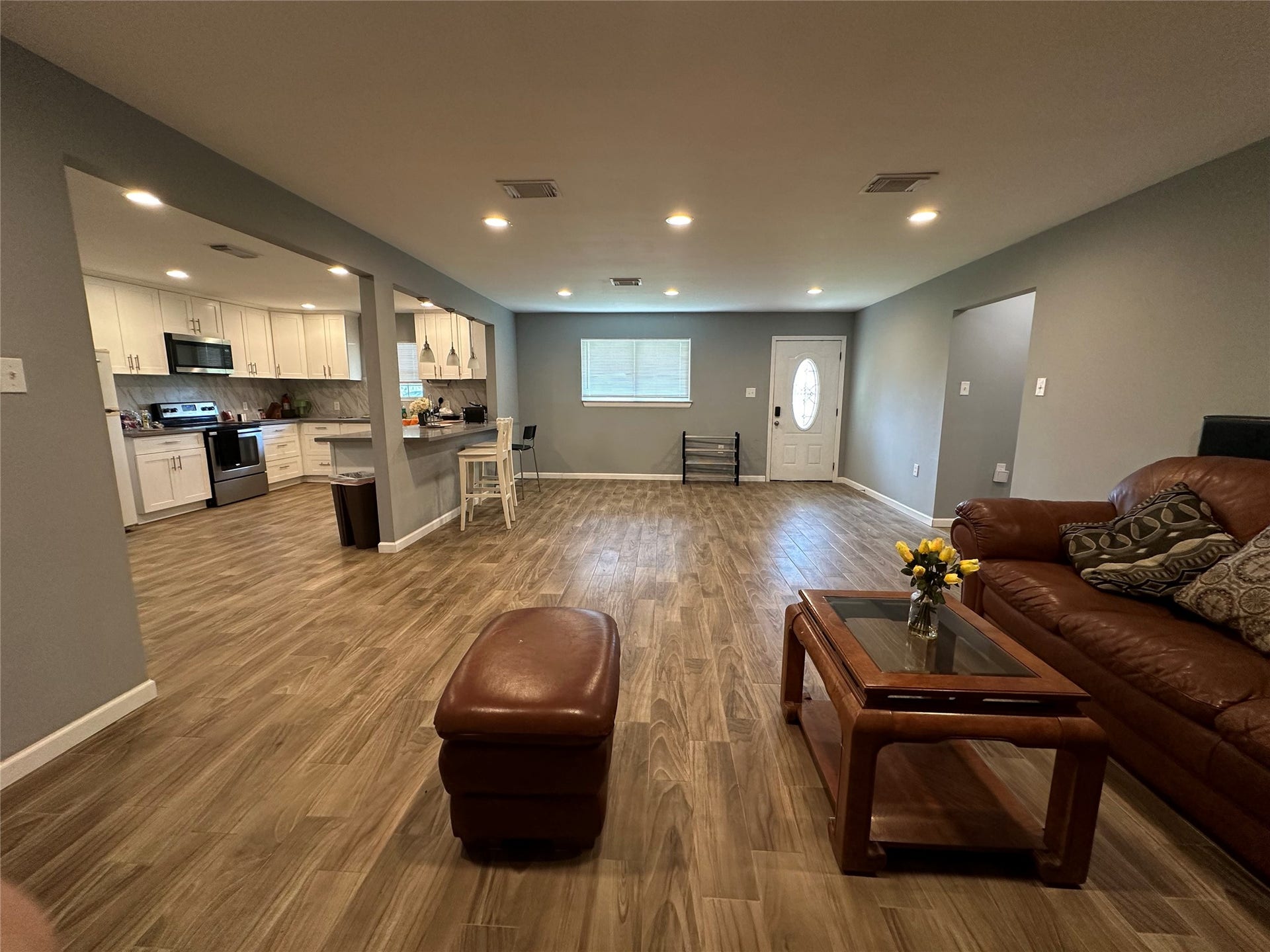 120 Shanklin Road, Angleton, TX 77515 Another View of Living Room