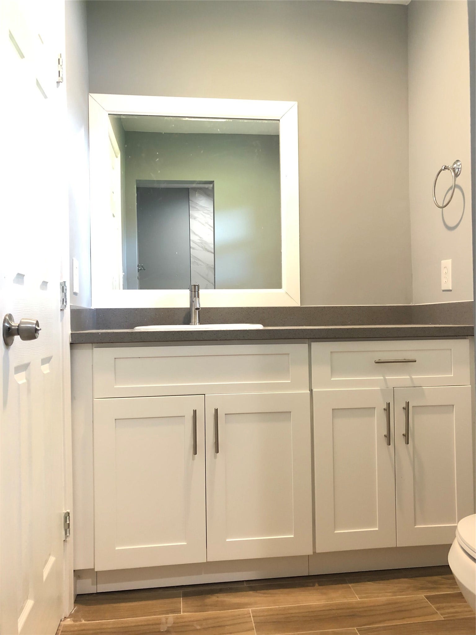 120 Shanklin Road, Angleton, TX 77515 Part B bathroom