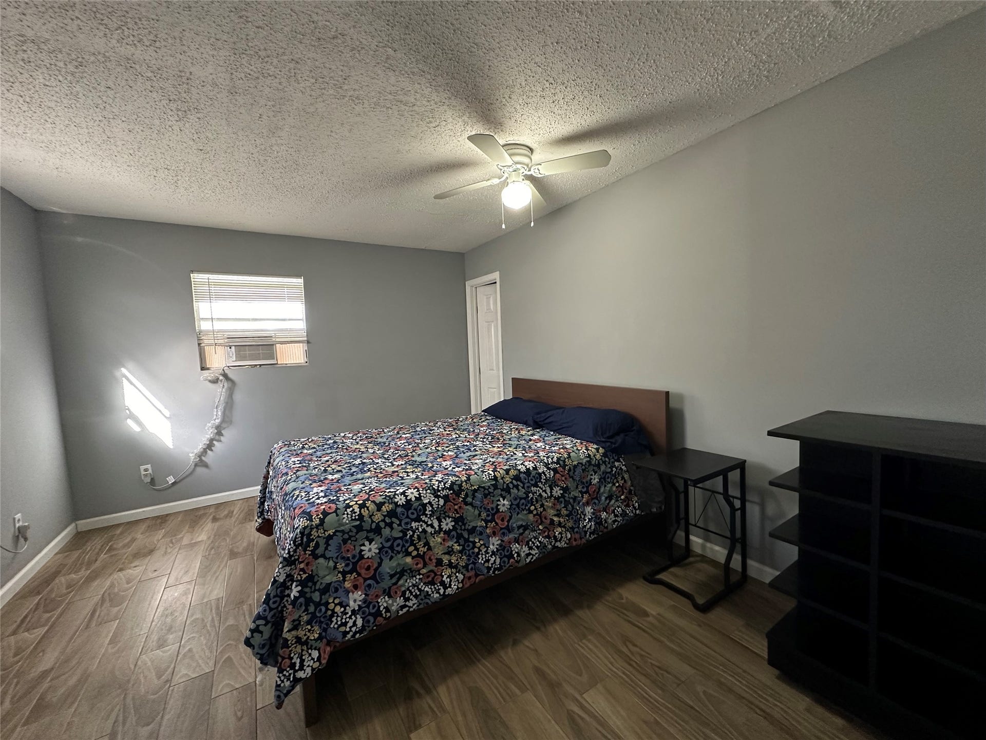 120 Shanklin Road, Angleton, TX 77515 130 Shanklin Rood Room A