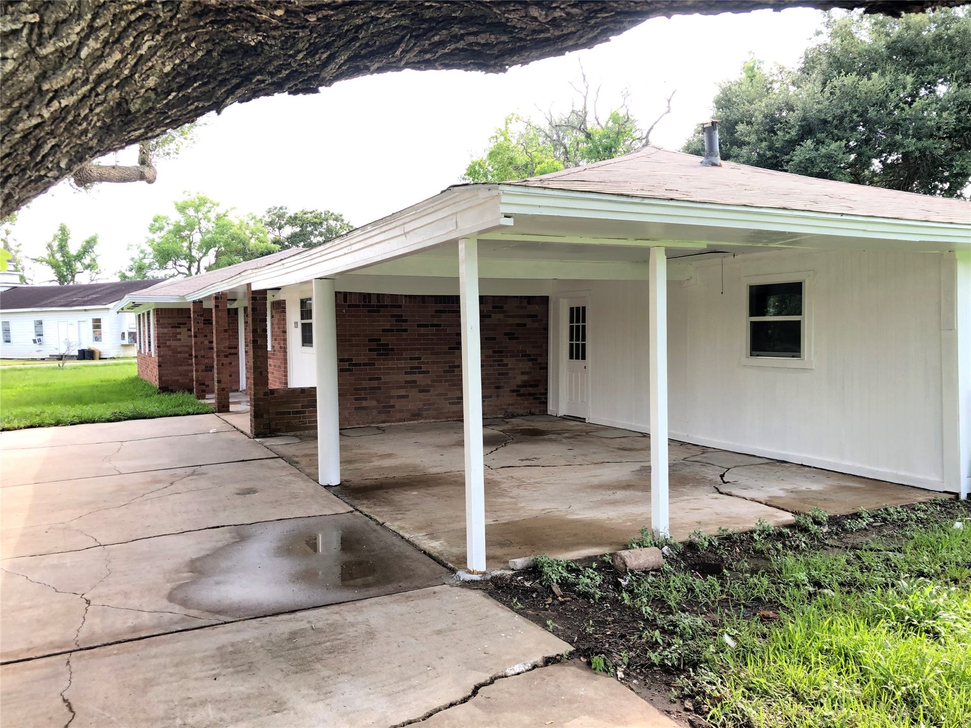120 Shanklin Road, Angleton, TX 77515 Carport