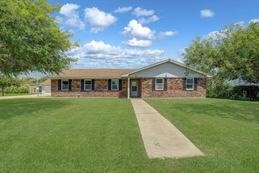 Property photo for 827 Pickney Avenue, Port Bolivar, TX