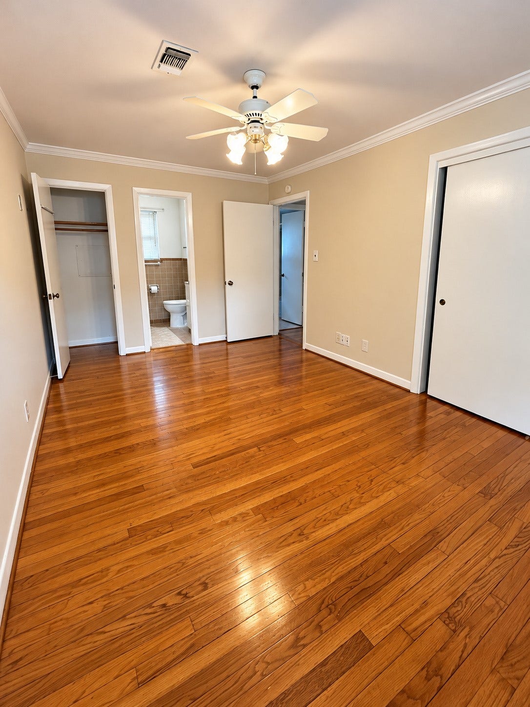 4745 Warm Springs Road, Houston, TX 77035