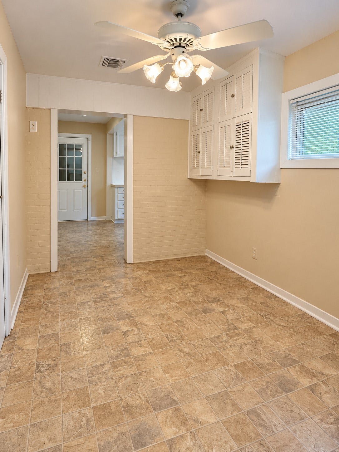 4745 Warm Springs Road, Houston, TX 77035