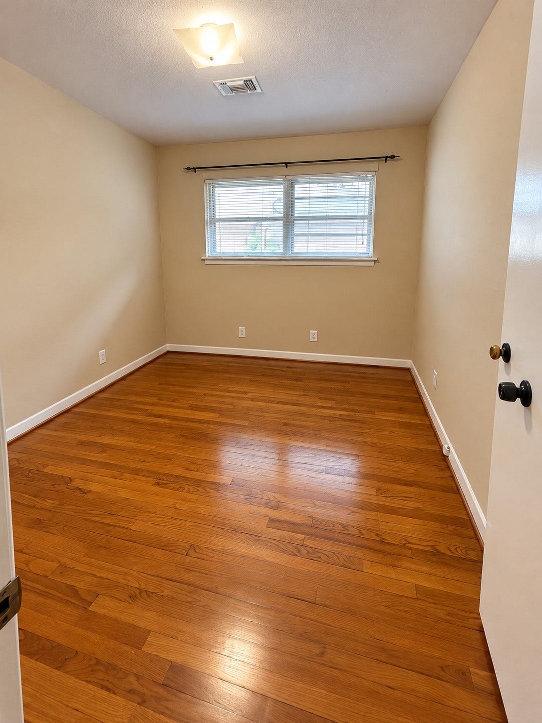 4745 Warm Springs Road, Houston, TX 77035